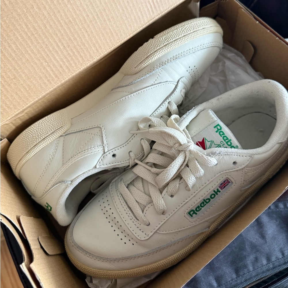 Reebok Club C Off White Trainers 🤍💚